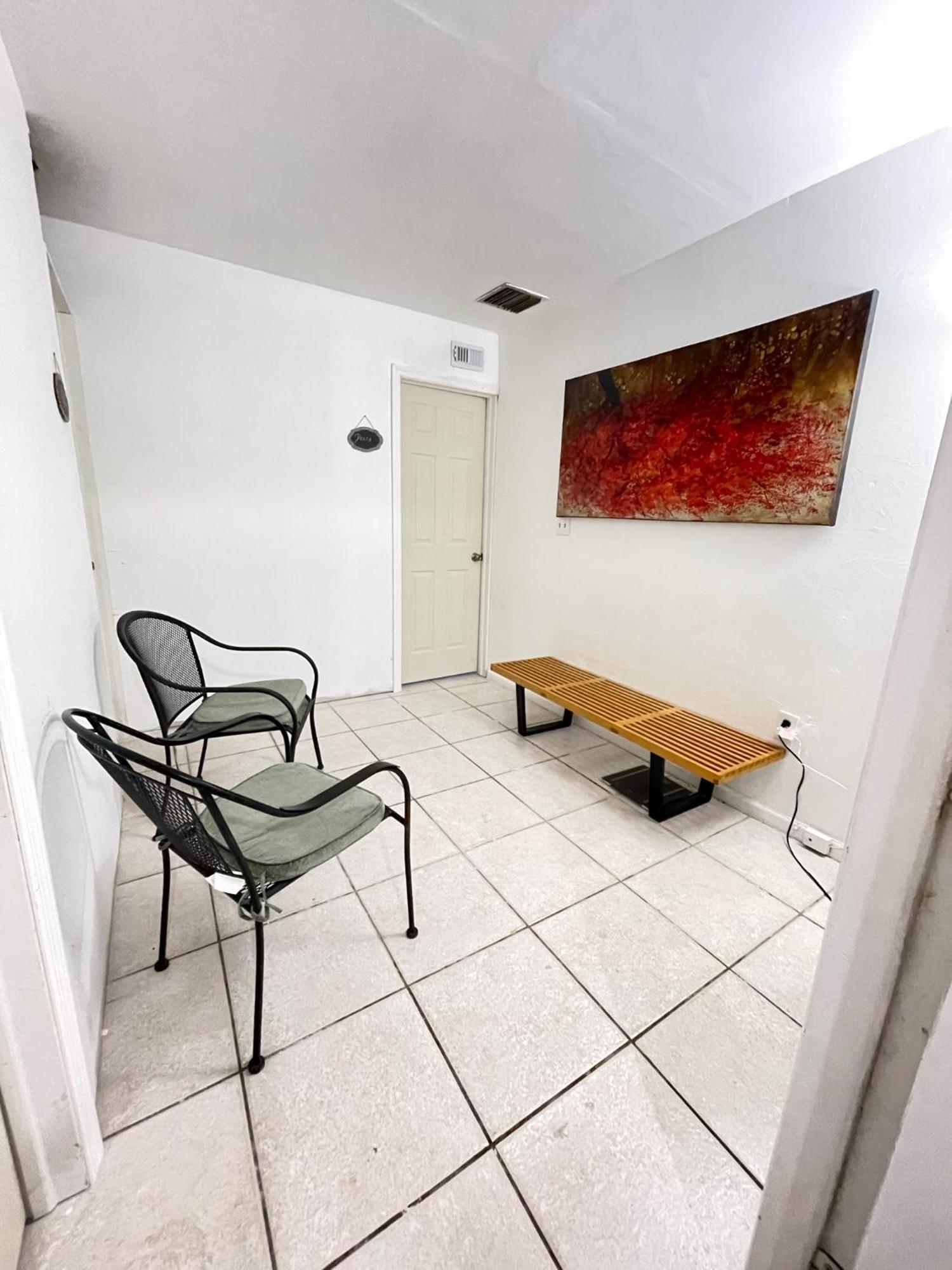 Ludge By Miami Airport Hostel Exterior photo