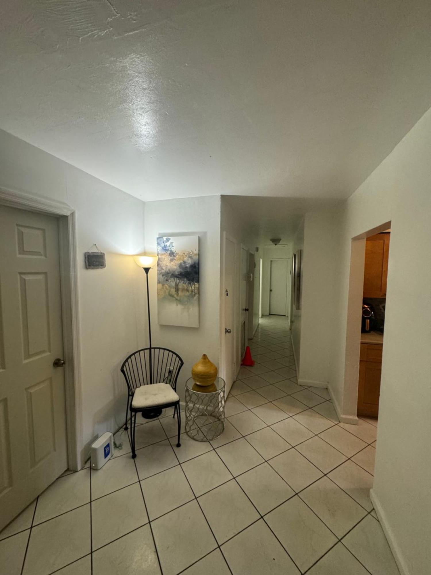 Ludge By Miami Airport Hostel Exterior photo