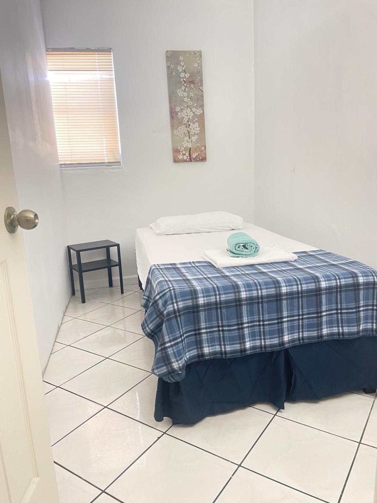 Ludge By Miami Airport Hostel Exterior photo