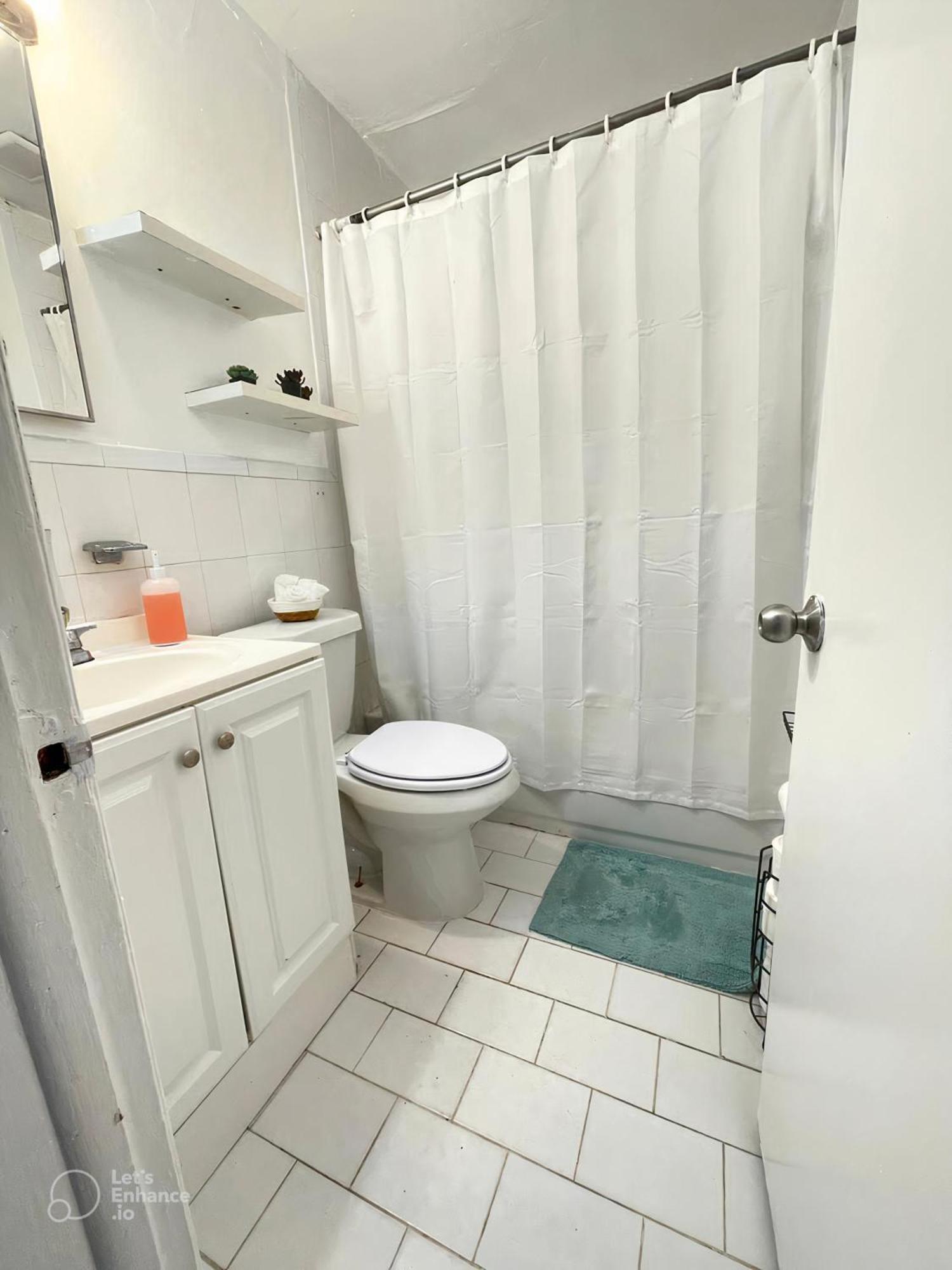Ludge By Miami Airport Hostel Exterior photo